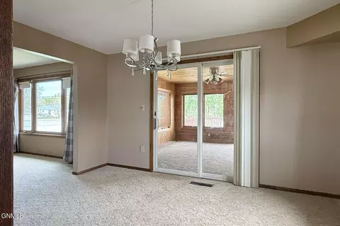Dining - 618 11th St W, Williston, ND 58801 photo 3 of 3