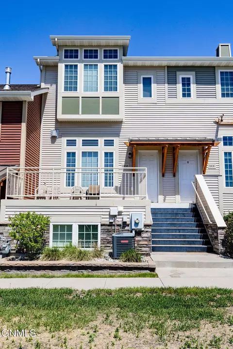 3313 5th Way E, West Fargo, ND 58078