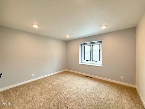 Bedroom - 116 23rd St E, Williston, ND 58801 photo 3 of 7
