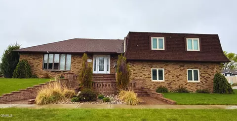 Exterior - 116 23rd St E, Williston, ND 58801 photo 2 of 7