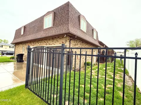 Exterior - 116 23rd St E, Williston, ND 58801 photo 6 of 7