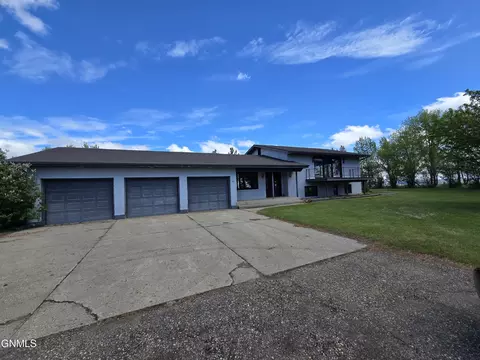 Exterior - 1701 31st St NW, Mandan, ND 58554 photo 24 of 26