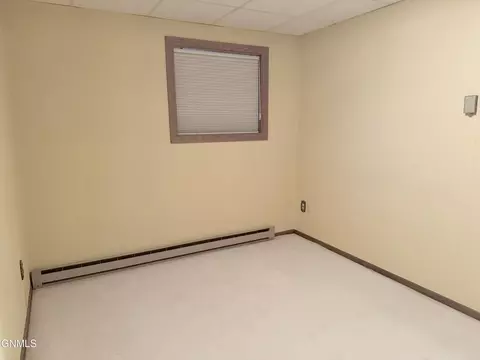 Bedroom - 1701 31st St NW, Mandan, ND 58554 photo 6 of 8
