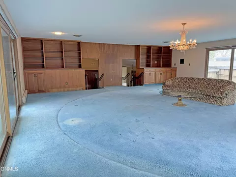 Living - 1701 31st St NW, Mandan, ND 58554 photo 1 of 9
