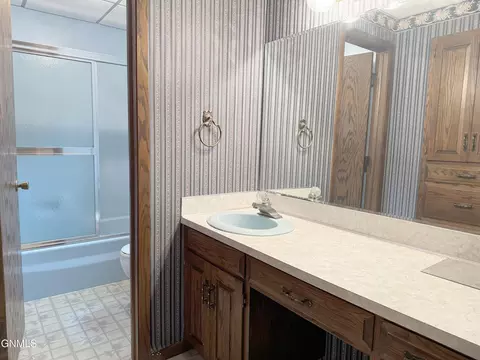 Bath - 1701 31st St NW, Mandan, ND 58554 photo 2 of 5