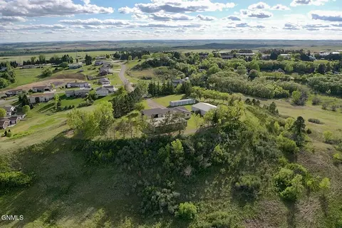 View/Area - 1701 31st St NW, Mandan, ND 58554 photo 5 of 22