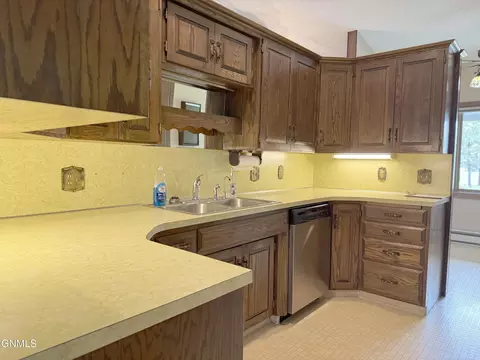 Kitchen - 1701 31st St NW, Mandan, ND 58554 photo 2 of 3
