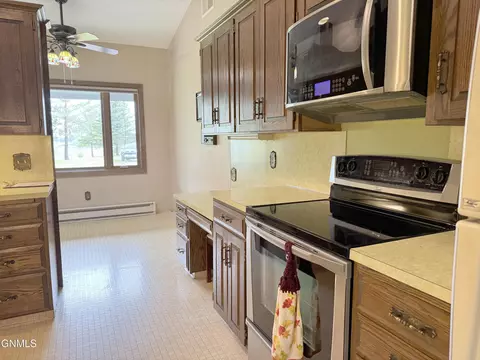 Kitchen - 1701 31st St NW, Mandan, ND 58554 photo 3 of 3
