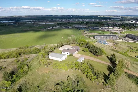View/Area - 1701 31st St NW, Mandan, ND 58554 photo 3 of 22