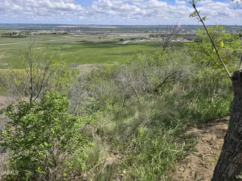 View/Area - 1701 31st St NW, Mandan, ND 58554 photo 20 of 22