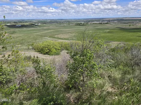 View/Area - 1701 31st St NW, Mandan, ND 58554 photo 19 of 22