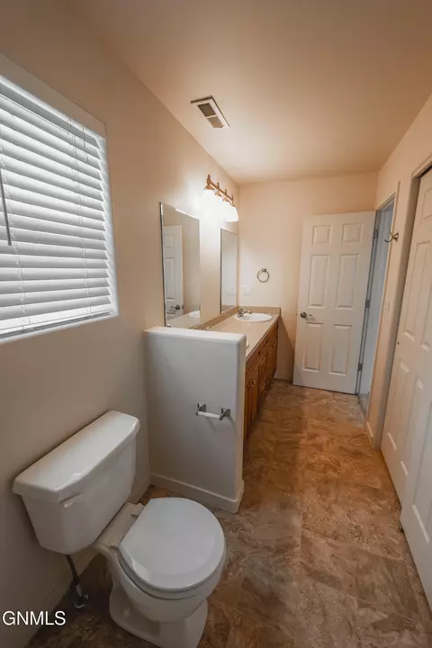 Bath - 2808 29th Ave W, Williston, ND 58801 photo 4 of 5