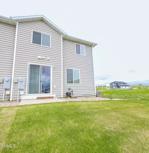 Exterior - 2808 29th Ave W, Williston, ND 58801 photo 2 of 3