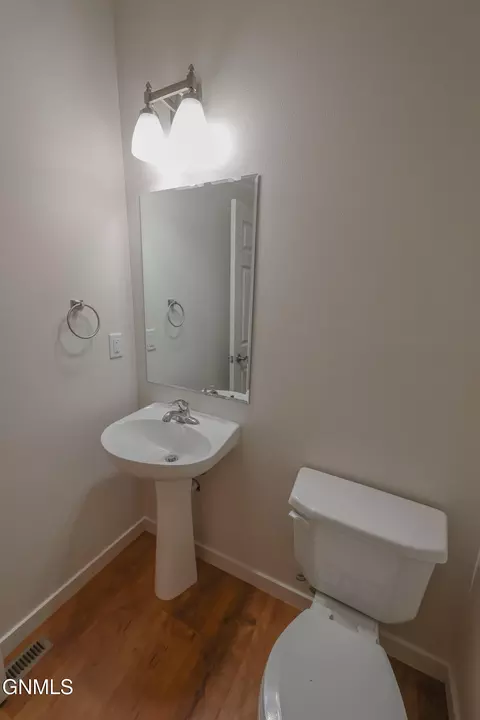 Bath - 2808 29th Ave W, Williston, ND 58801 photo 1 of 5