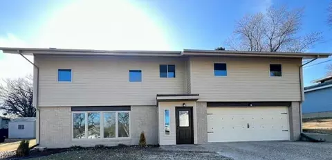 1003 Harrison Dr NW, Minot, ND 58703
