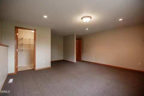 Bedroom - 7400 Chestnut Dr, Bismarck, ND 58504 photo 8 of 8