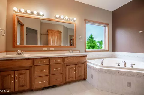 Bath - 7400 Chestnut Dr, Bismarck, ND 58504 photo 4 of 12