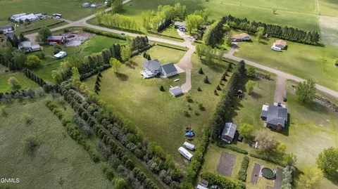 View/Area - 7400 Chestnut Dr, Bismarck, ND 58504 photo 5 of 8