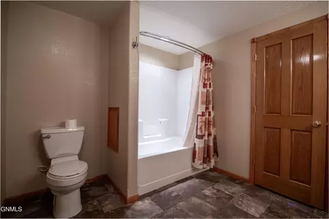 Bath - 7400 Chestnut Dr, Bismarck, ND 58504 photo 12 of 12