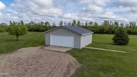 Other - 7400 Chestnut Dr, Bismarck, ND 58504 photo 32 of 35