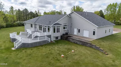 Exterior - 7400 Chestnut Dr, Bismarck, ND 58504 photo 6 of 7