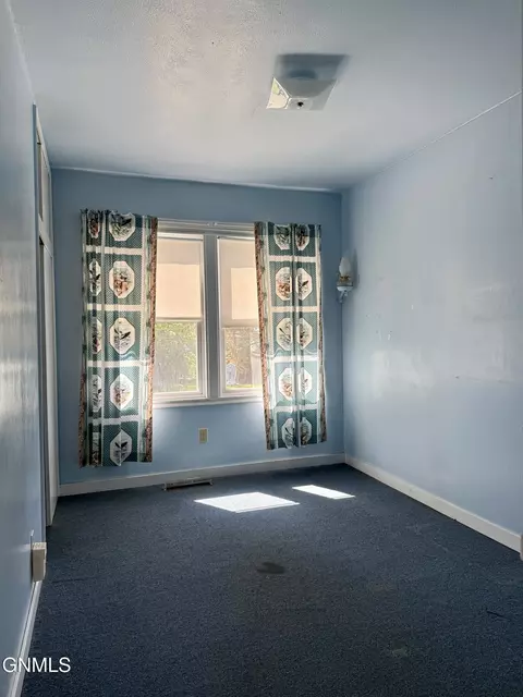 Bedroom - 925 14th Ave W, Williston, ND 58801 photo 1 of 3