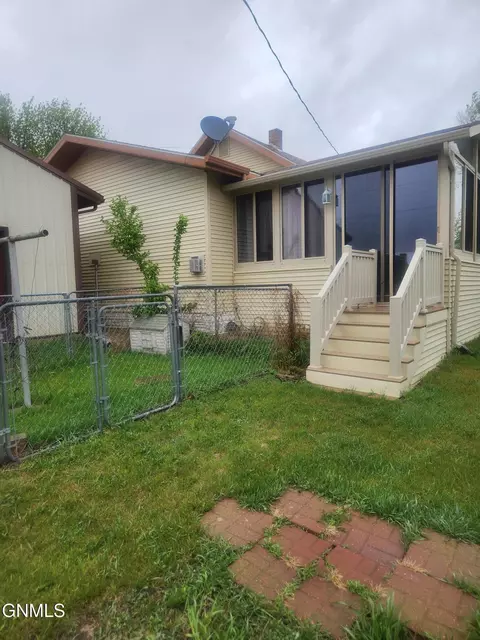 Exterior - 214 3rd Ave E, New Leipzig, ND 58562 photo 5 of 5