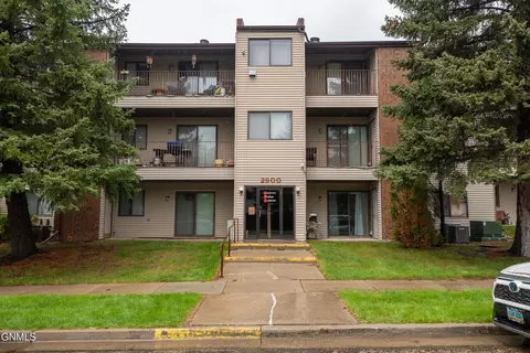 2900 Ontario Ln NE, Bismarck, ND 58503
