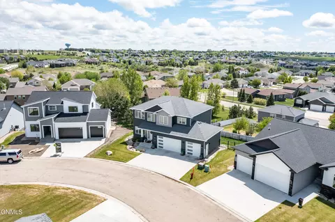 4808 Cornice Lp, Bismarck, ND 58503 photo 3