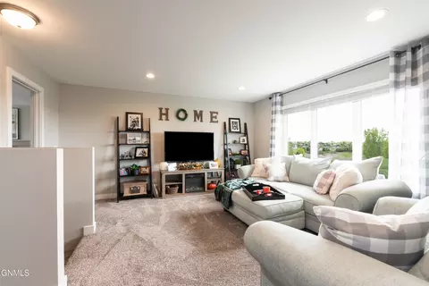 4808 Cornice Lp, Bismarck, ND 58503 photo 15