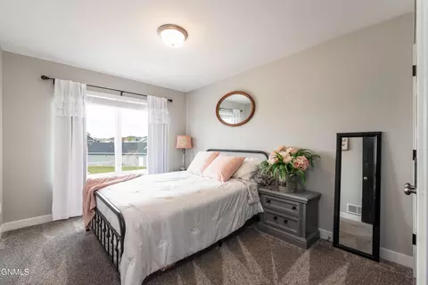 4808 Cornice Lp, Bismarck, ND 58503 photo 23