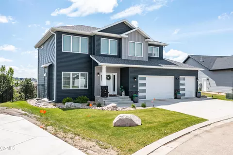 4808 Cornice Lp, Bismarck, ND 58503