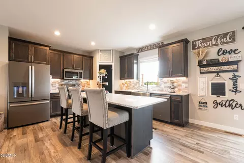 4808 Cornice Lp, Bismarck, ND 58503 photo 6