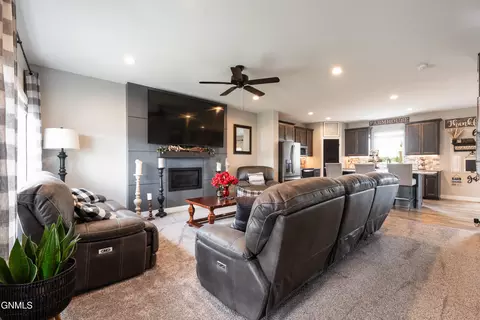 4808 Cornice Lp, Bismarck, ND 58503 photo 7