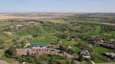 8830 Range Pl, Bismarck, ND 58501 photo 14