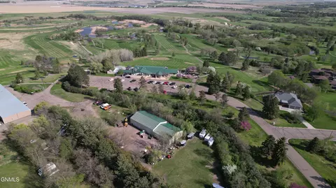 8830 Range Pl, Bismarck, ND 58501 photo 12