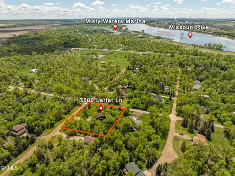 7500 Lariat Ln, Bismarck, ND 58503