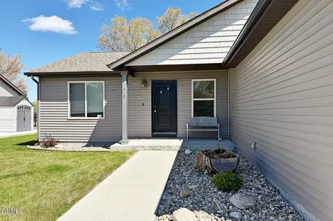 2618 Bradford Ct, Williston, ND 58801 photo 6