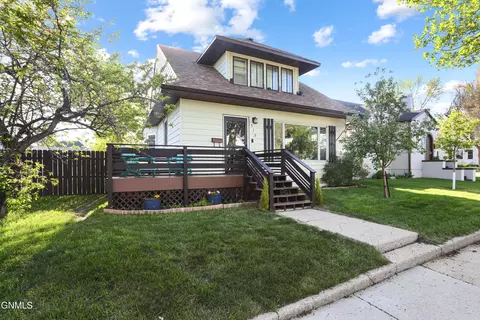 519 3rd Ave E, Williston, ND 58801