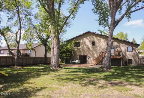 Exterior - 3219 Devon Dr, Bismarck, ND 58504 photo 4 of 14