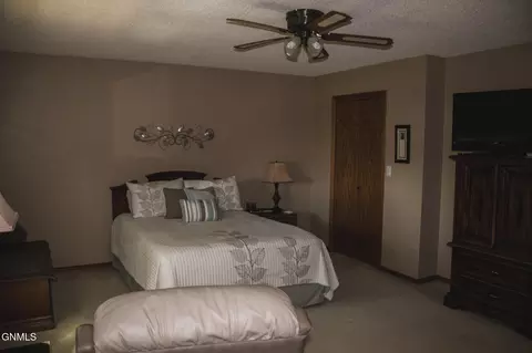 Bedroom - 3219 Devon Dr, Bismarck, ND 58504 photo 2 of 9