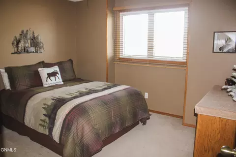 Bedroom - 3219 Devon Dr, Bismarck, ND 58504 photo 4 of 9