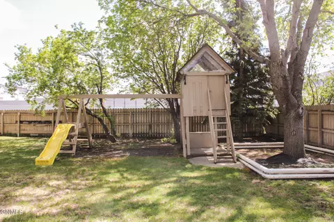 Exterior - 3219 Devon Dr, Bismarck, ND 58504 photo 14 of 14