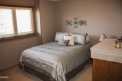 Bedroom - 3219 Devon Dr, Bismarck, ND 58504 photo 7 of 9