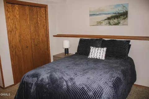 Bedroom - 3219 Devon Dr, Bismarck, ND 58504 photo 8 of 9