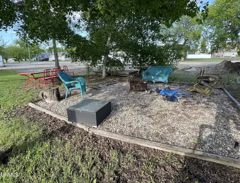 Exterior - 950 3rd St N, Carrington, ND 58421 photo 3 of 6