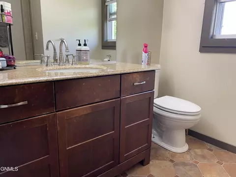 Bath - 950 3rd St N, Carrington, ND 58421 photo 2 of 4