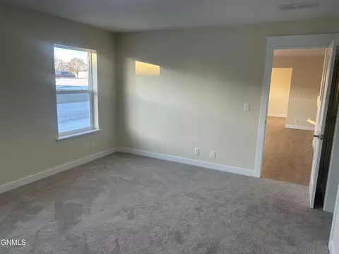 3114 Pheasant Run Pkwy, Williston, ND 58801 photo 18