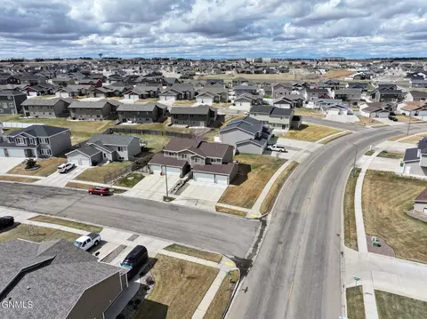 4918 Windsor St, Bismarck, ND 58503 photo 36