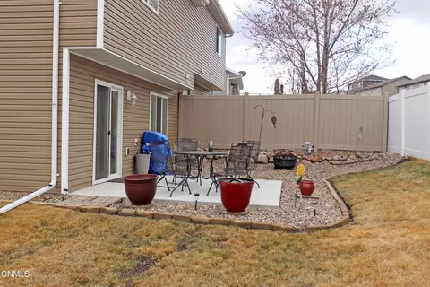 4918 Windsor St, Bismarck, ND 58503 photo 30